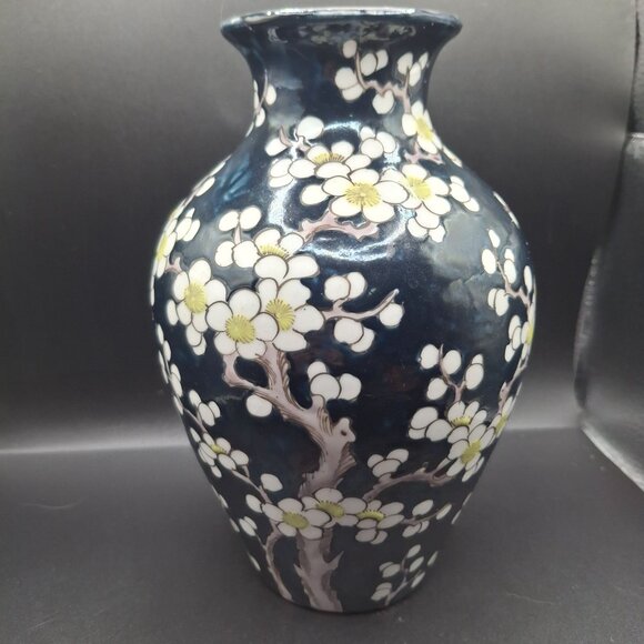 Japanese Hand-Painted Ceramic Vase White Floral Design Navy Blue Finish Antique - Picture 4 of 9